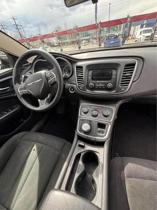 2015 Chrysler 200 - Image 12 of 15