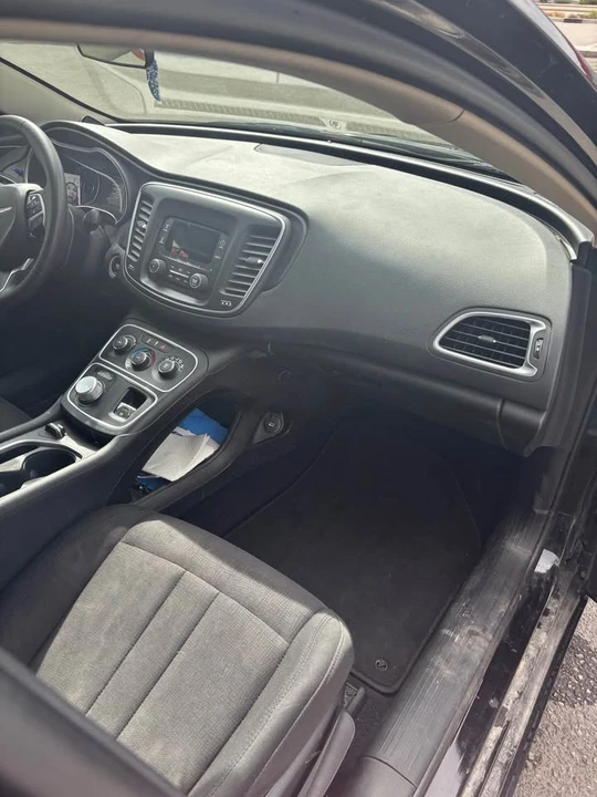 2015 Chrysler 200 - Image 9 of 15