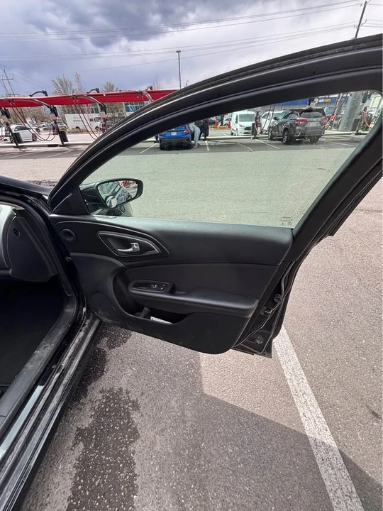 2015 Chrysler 200 - Image 7 of 15