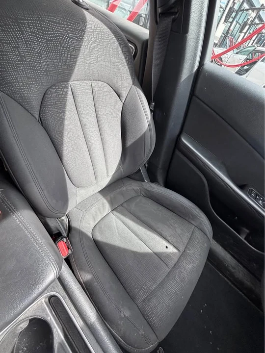 2015 Chrysler 200 - Image 10 of 15