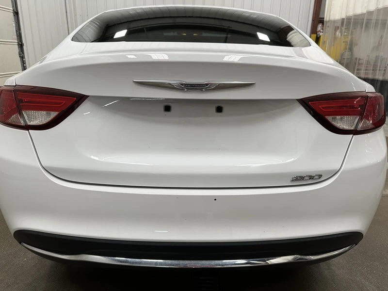 2015 Chrysler 200 - Image 14 of 21