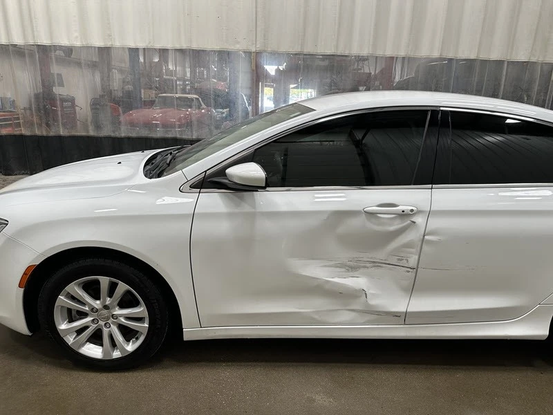 2015 Chrysler 200 - Image 7 of 21