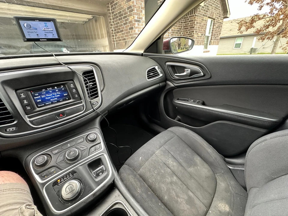 2015 Chrysler 200 - Image 18 of 21