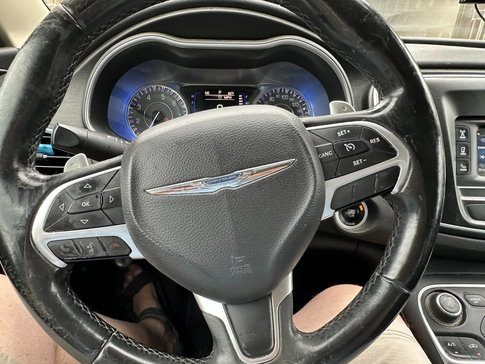 2015 Chrysler 200 - Image 17 of 21