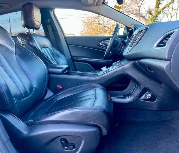 2015 Chrysler 200 - Image 8 of 12
