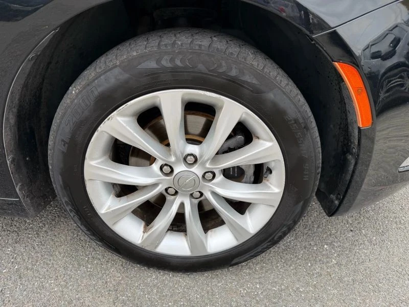 2015 Chrysler 200 - Image 9 of 12