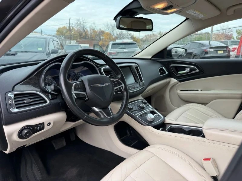 2015 Chrysler 200 - Image 10 of 12