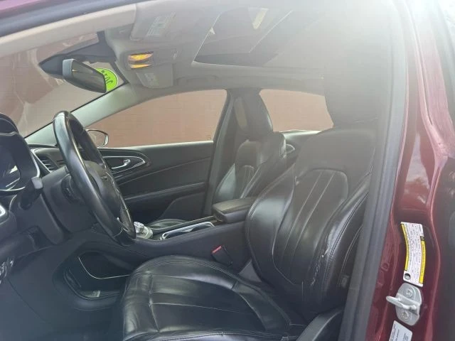 2015 Chrysler 200 - Image 10 of 18