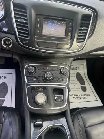 2015 Chrysler 200 - Image 12 of 18