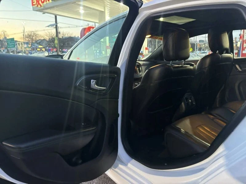 2015 Chrysler 200 - Image 12 of 12