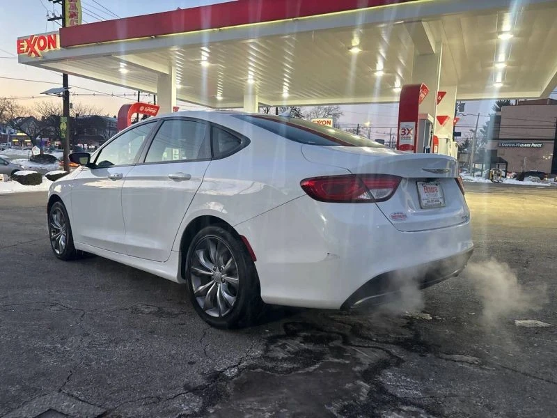 2015 Chrysler 200 - Image 4 of 12