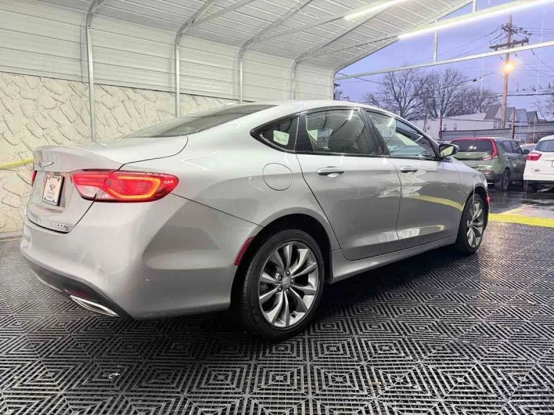 2015 Chrysler 200 - Image 7 of 12