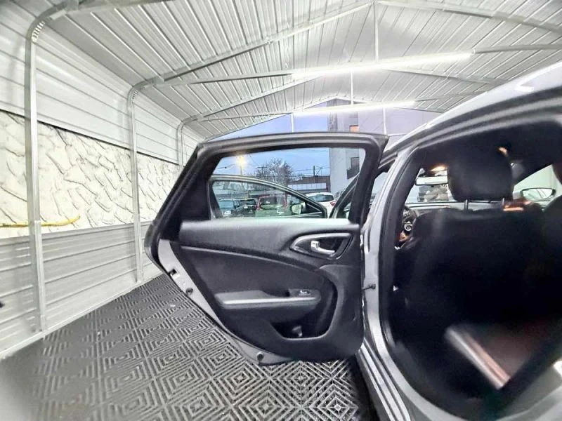 2015 Chrysler 200 - Image 11 of 12