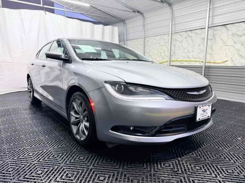 2015 Chrysler 200 - Image 8 of 12