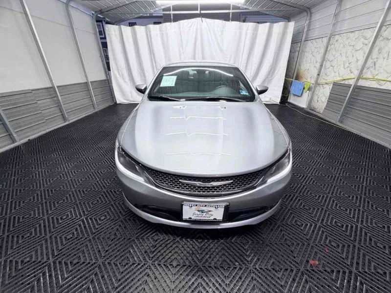 2015 Chrysler 200 - Image 9 of 12