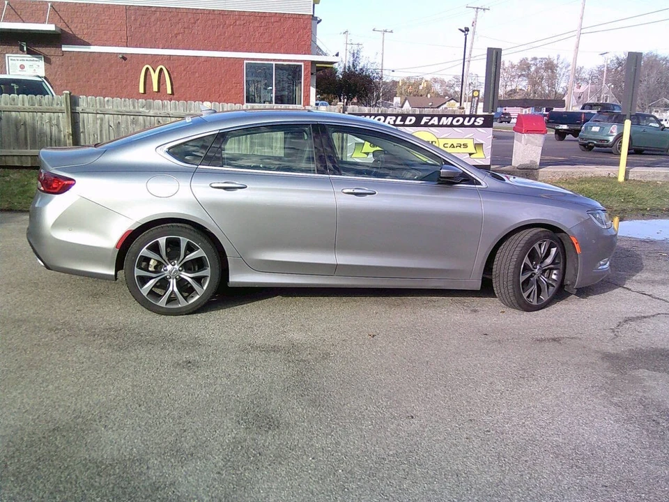 2015 Chrysler 200 - Image 9 of 21