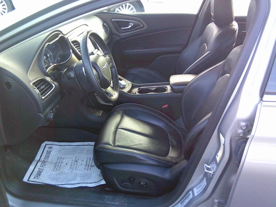 2015 Chrysler 200 - Image 14 of 21
