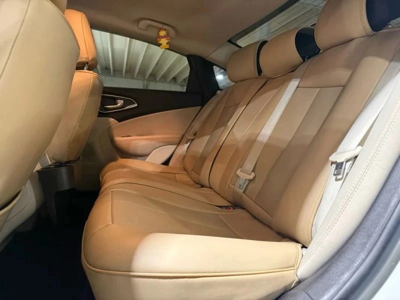 2015 Chrysler 200 - Image 12 of 12