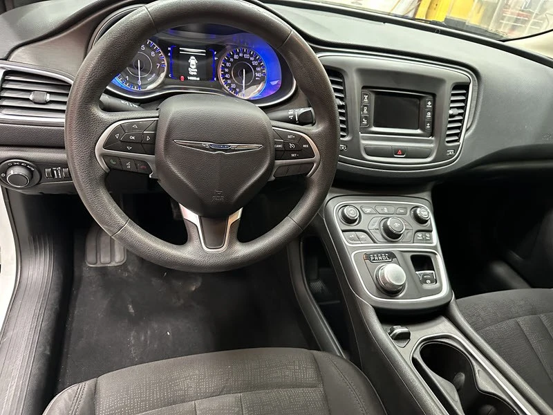 2015 Chrysler 200 - Image 9 of 12