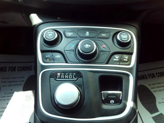 2015 Chrysler 200 - Image 18 of 21