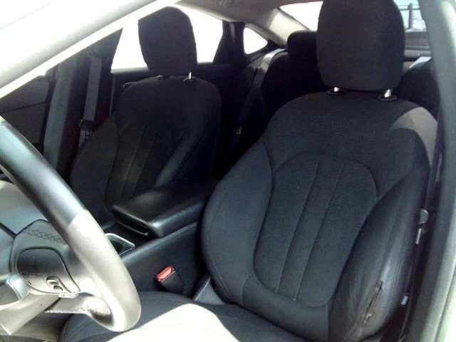2015 Chrysler 200 - Image 13 of 21