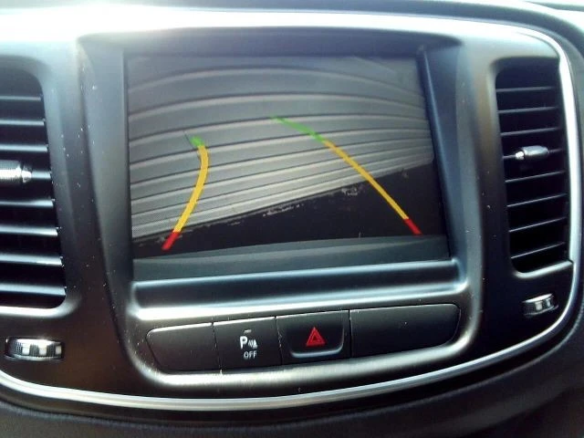 2015 Chrysler 200 - Image 17 of 21