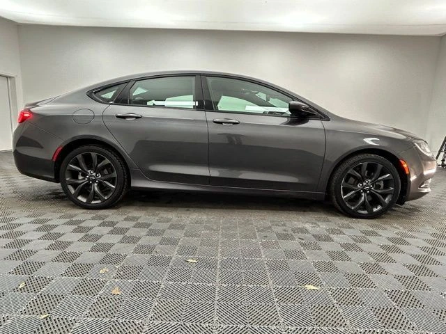 2015 Chrysler 200 - Image 11 of 12
