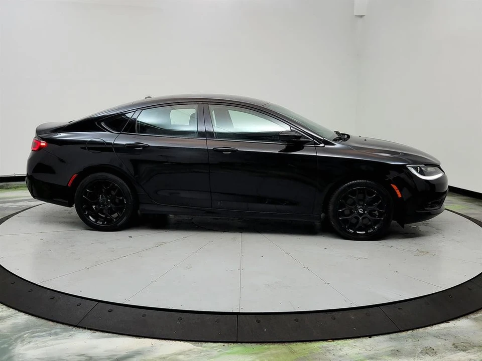 2015 Chrysler 200 - Image 4 of 12