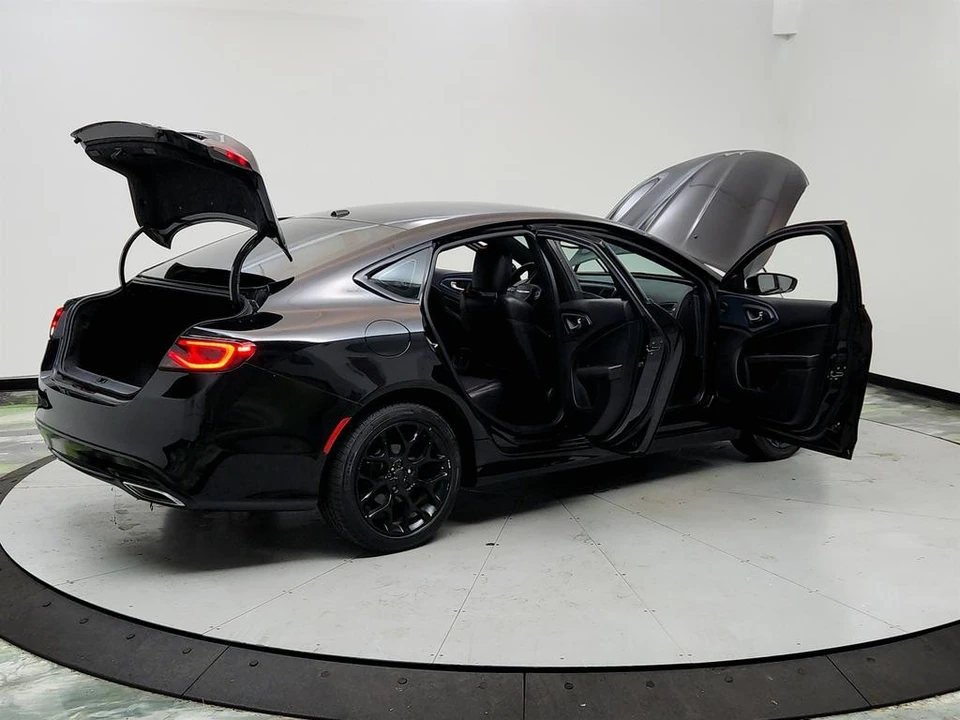 2015 Chrysler 200 - Image 11 of 12