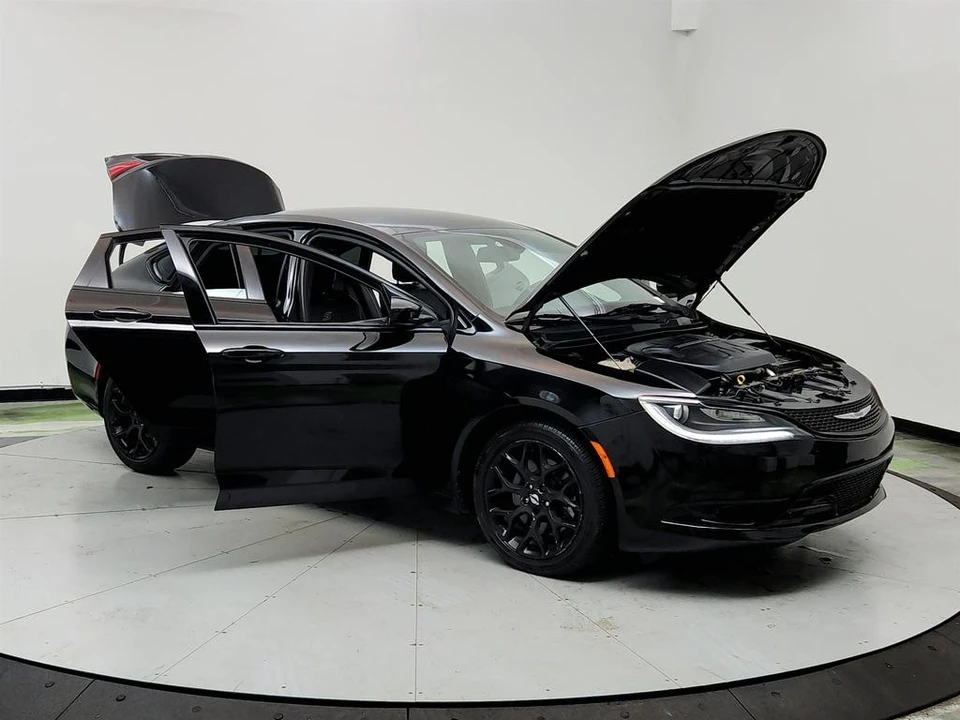 2015 Chrysler 200 - Image 10 of 12