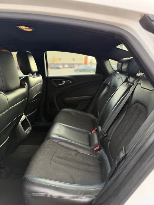 2015 Chrysler 200 - Image 6 of 13