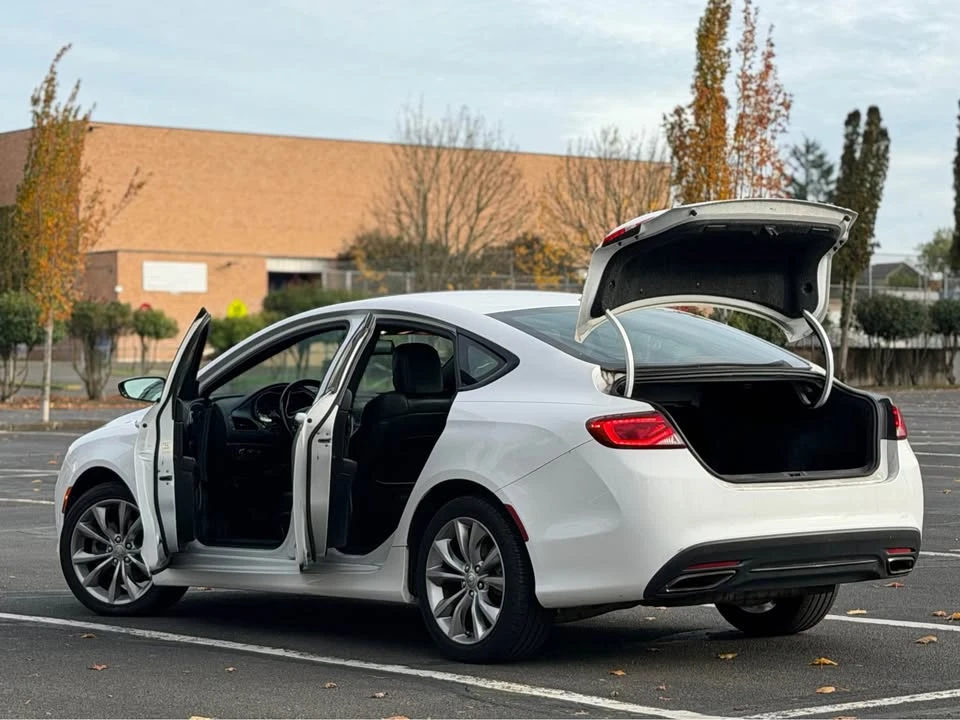 2015 Chrysler 200 - Image 4 of 13