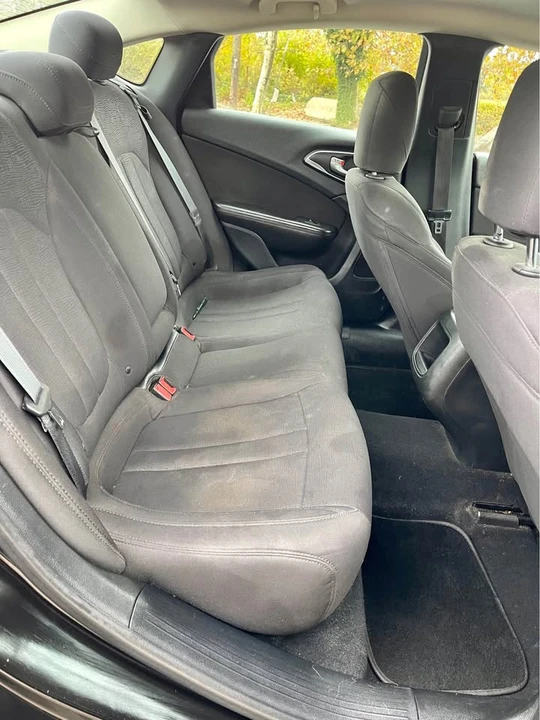 2015 Chrysler 200 - Image 10 of 11