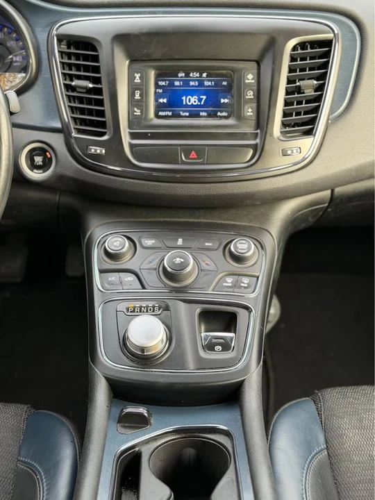 2015 Chrysler 200 - Image 8 of 13