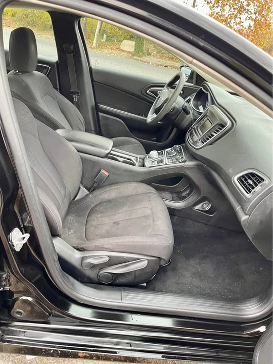 2015 Chrysler 200 - Image 9 of 11