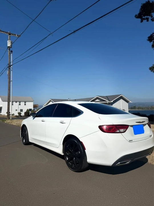 2015 Chrysler 200 - Image 4 of 10