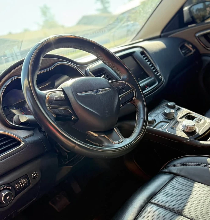 2015 Chrysler 200 - Image 2 of 10