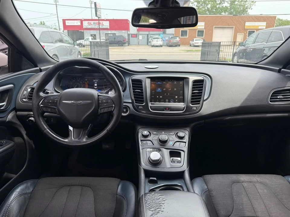 2015 Chrysler 200 - Image 10 of 20