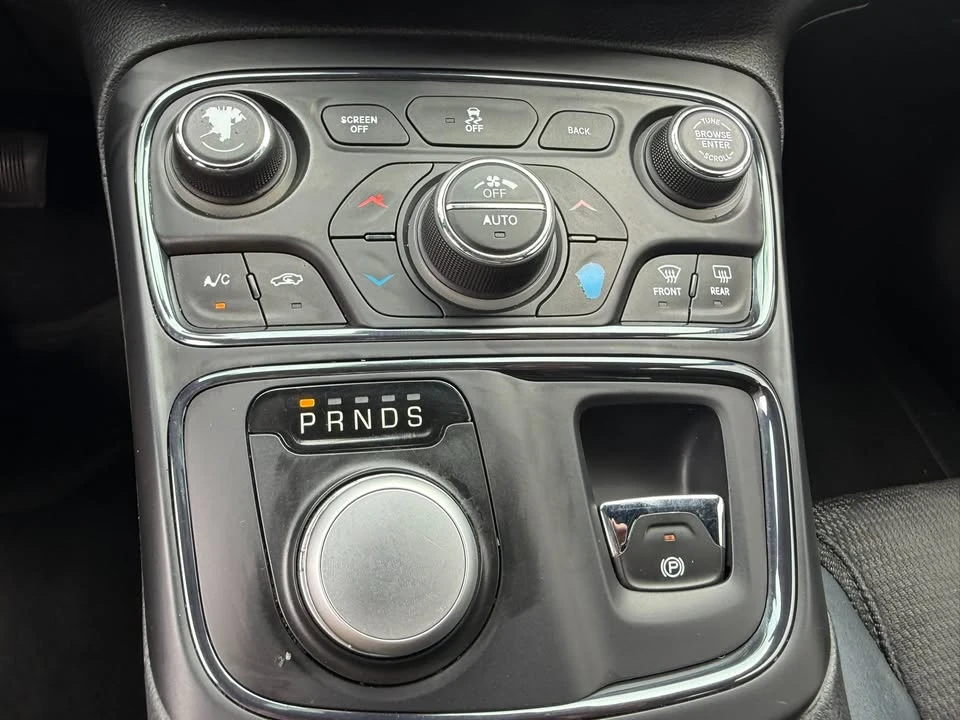 2015 Chrysler 200 - Image 15 of 20
