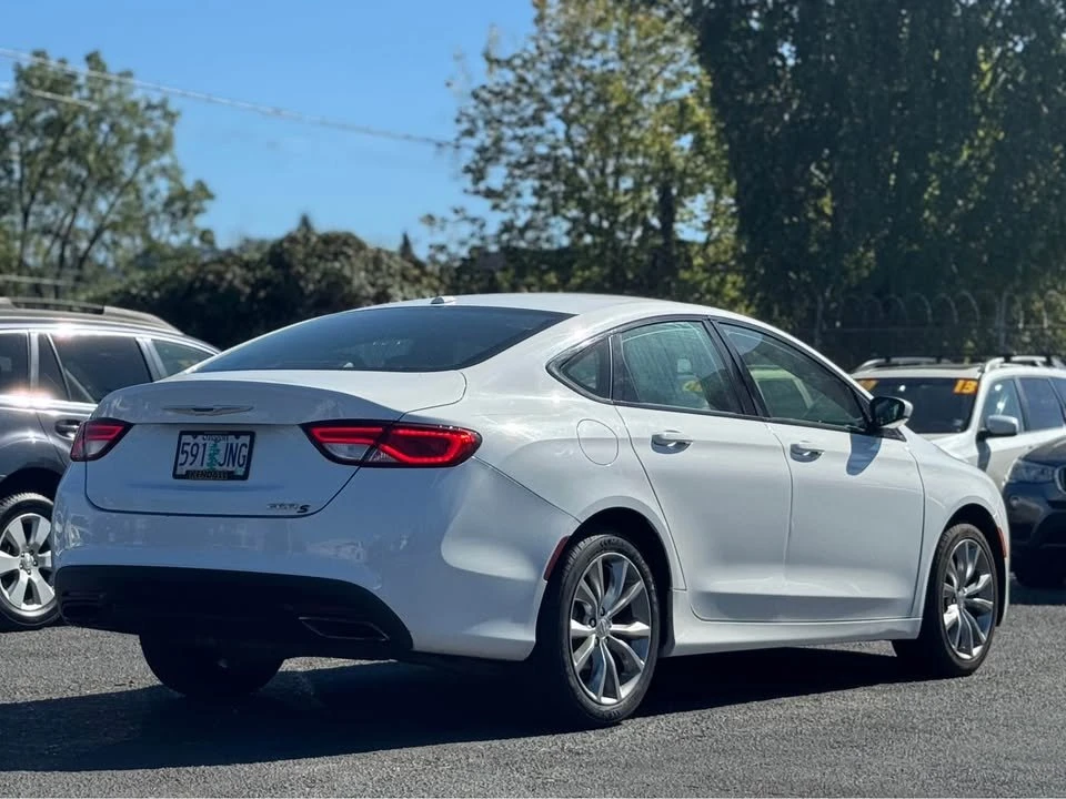 2015 Chrysler 200 - Image 12 of 18
