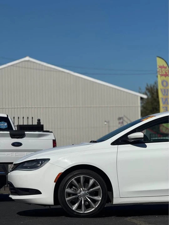 2015 Chrysler 200 - Image 3 of 18