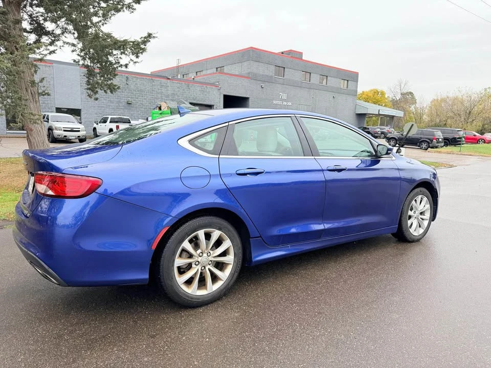 2015 Chrysler 200 - Image 11 of 12