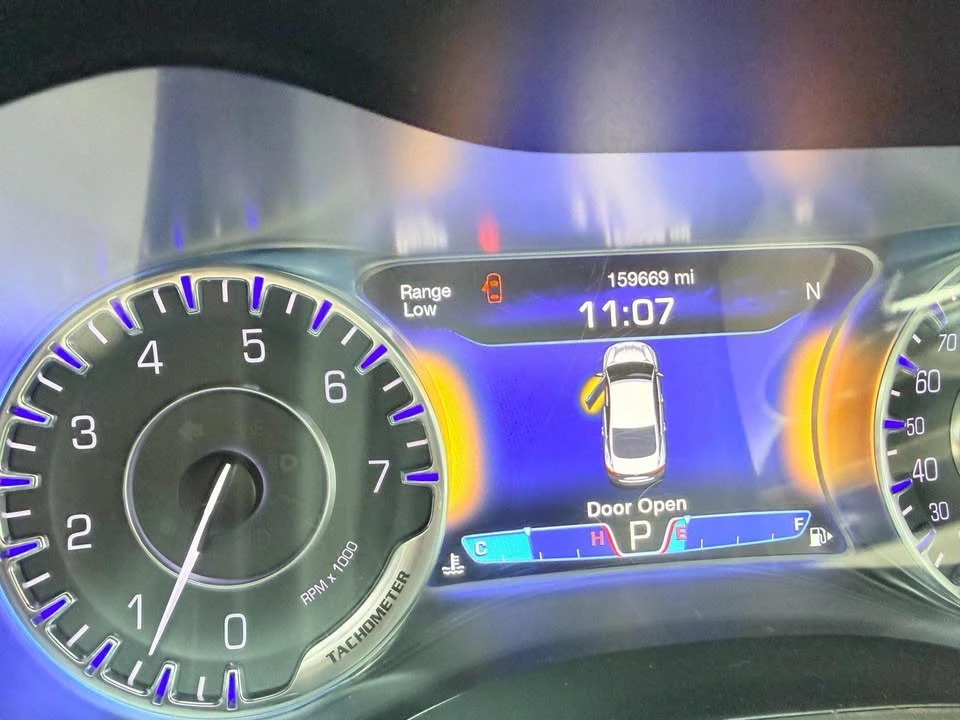 2015 Chrysler 200 - Image 4 of 12