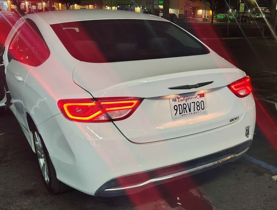 2015 Chrysler 200 - Image 11 of 13