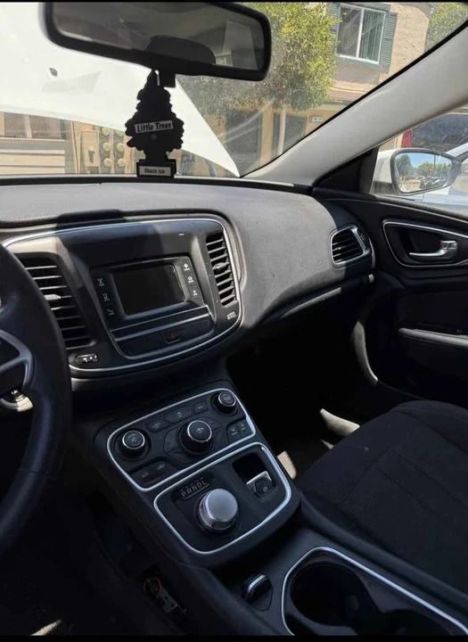 2015 Chrysler 200 - Image 5 of 13