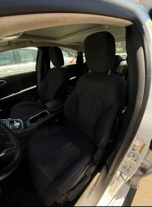 2015 Chrysler 200 - Image 7 of 13