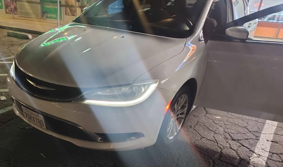 2015 Chrysler 200 - Image 12 of 13