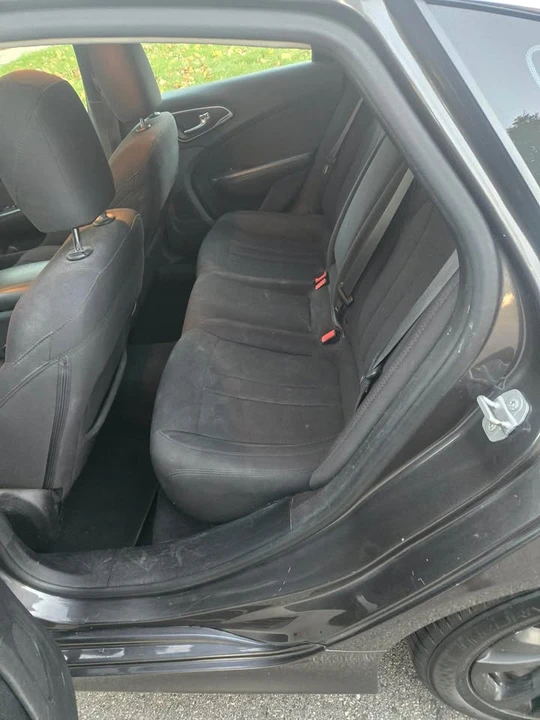 2015 Chrysler 200 - Image 4 of 5