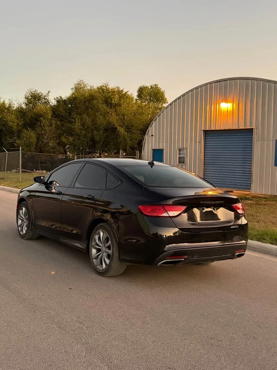 2015 Chrysler 200 - Image 4 of 10