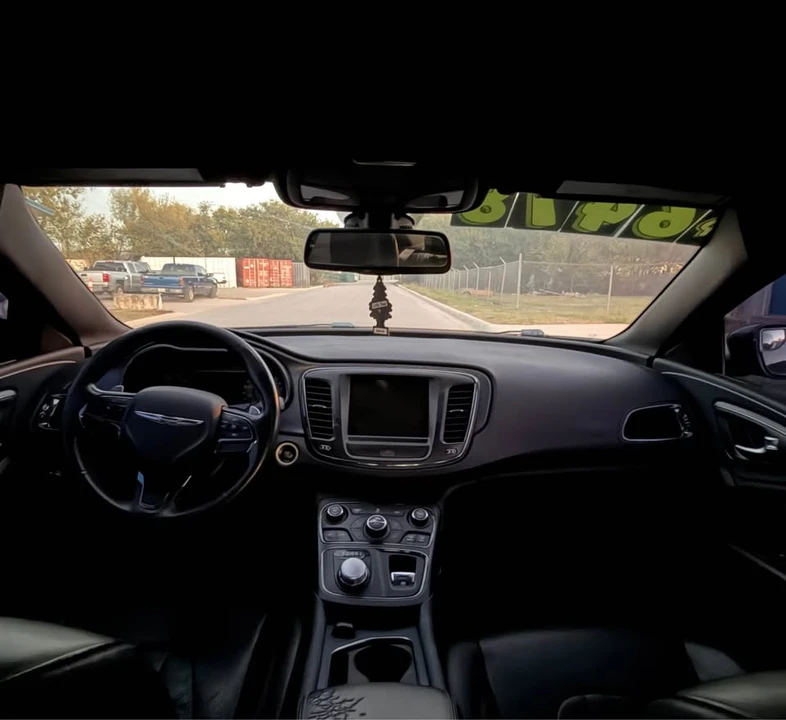 2015 Chrysler 200 - Image 8 of 10